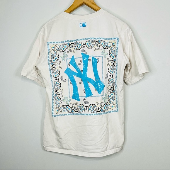 MLB NY Yankees White/Blue Paisley Graphic Logo Tee L - Picture 7 of 7
